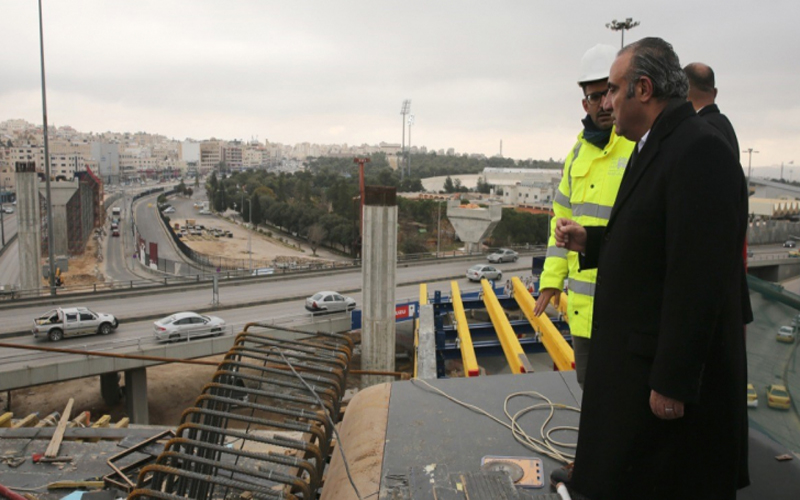 تحويلات مرورية لإنشاء أنفاق ضمن شارعي