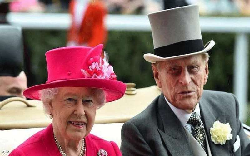 الملكة إليزابيث تستأنف مهامها