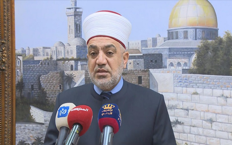 وزير الأوقاف يدين تعطيل شرطة الاحتلال