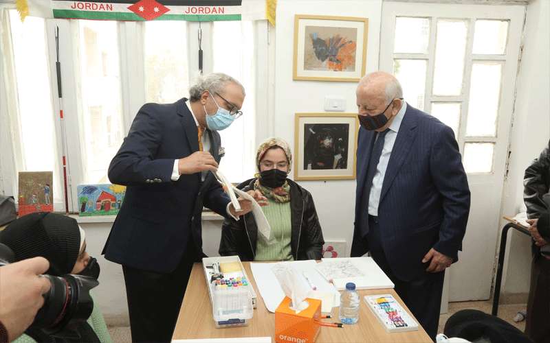 أورنج الأردن تدعم معرضا لأعمال الطلبة