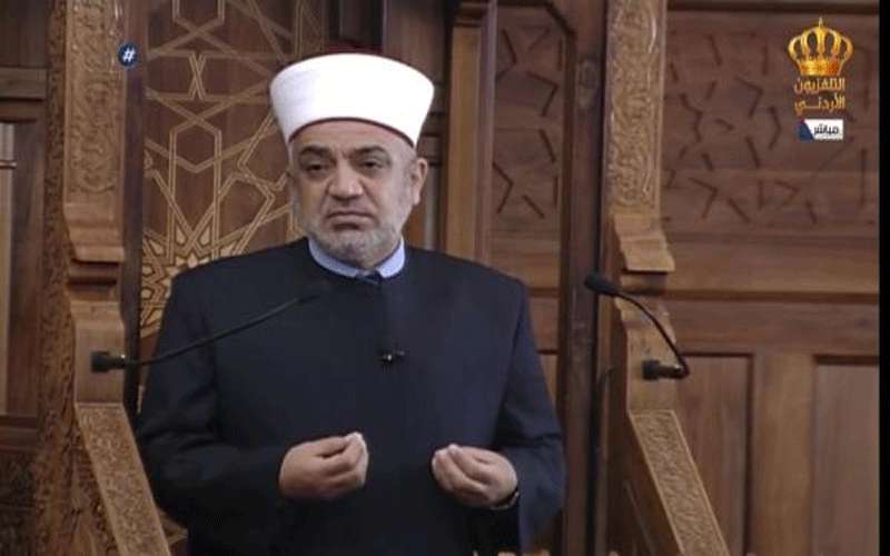 وزير الأوقاف يؤكد ضرورة الترفع عن