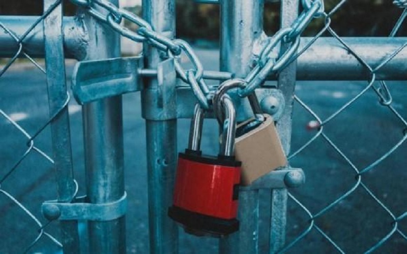 إغلاق 6 منشآت وإيقاف 53 في