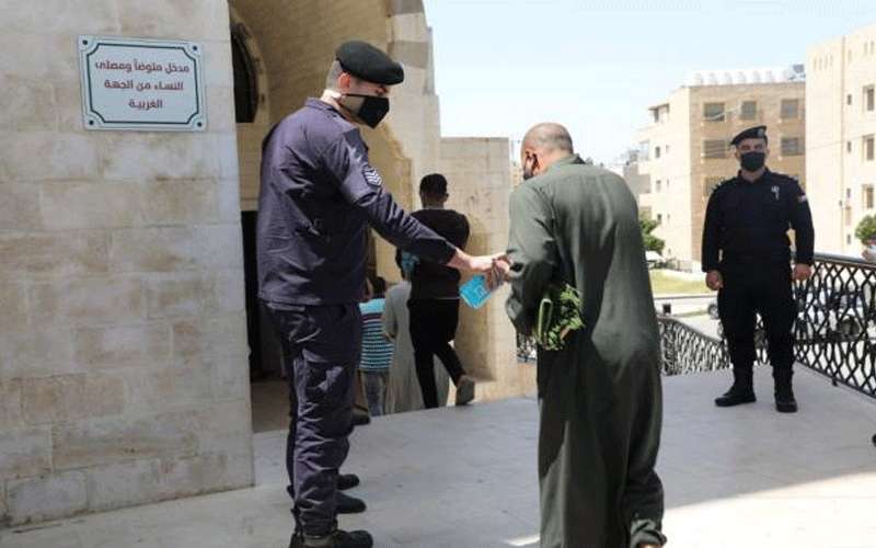 الأمن لمصلي الجمعة: كنتم قدوة