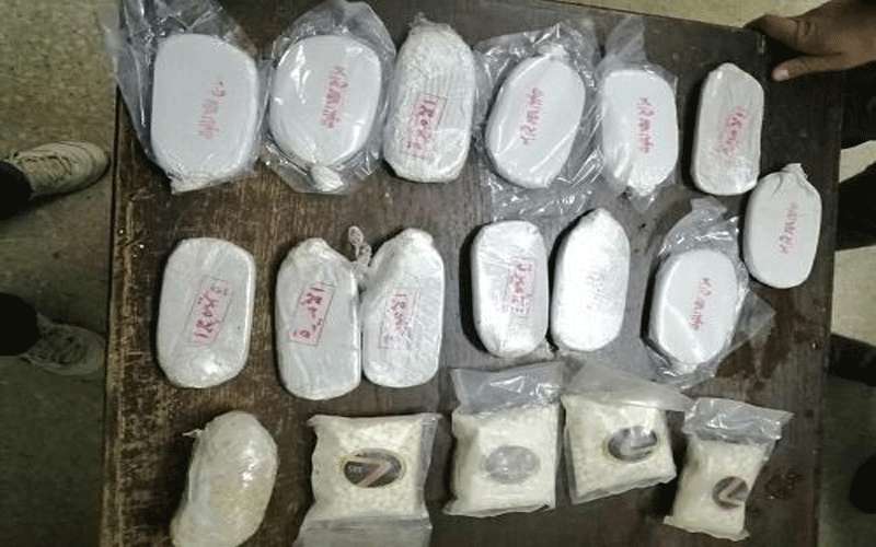 ضبط كمية من المخدرات على الطريق