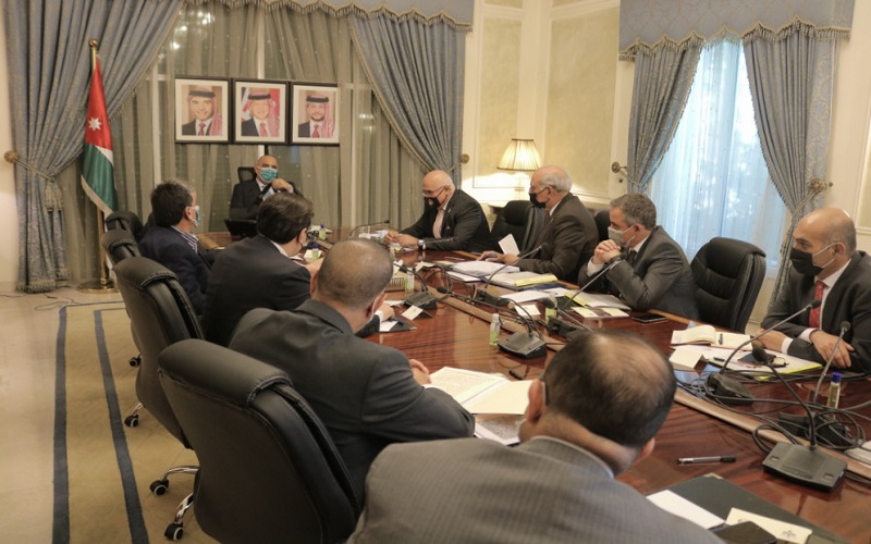 رئيس الوزراء يترأس اجتماعا للجنة الوزارية