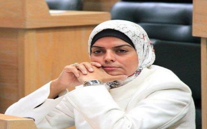 الرياطي تؤدي اليمين الدستورية عضوا في