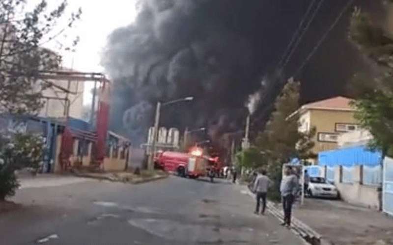 حريق كبير بمنطقة صناعية في قم