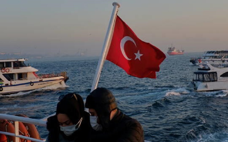 انخفاض اصابات كورونا اليومية بتركيا