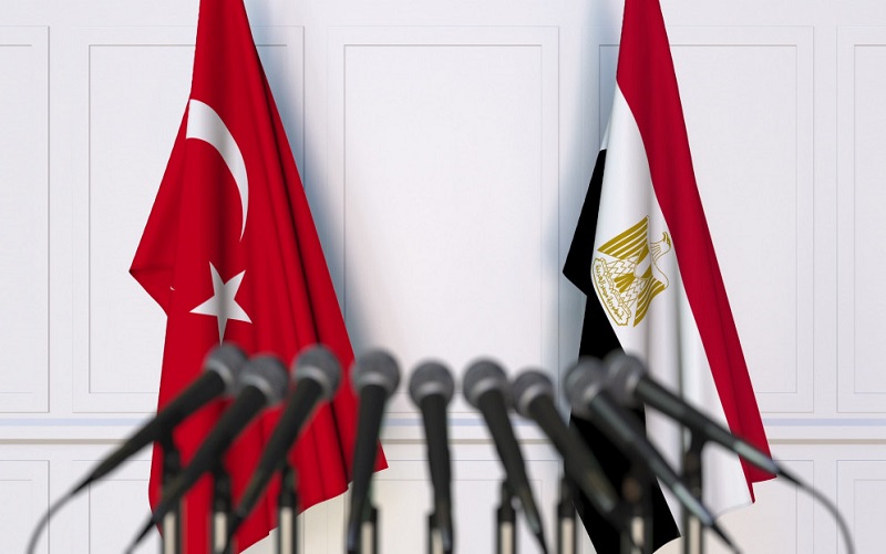 تركيا ومصر تحاولان إصلاح العلاقات بعد
