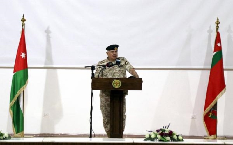 قائد الجيش: مستعدون للتعامل مع كافة