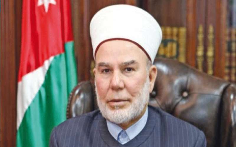 مفتي المملكة: ليس بالضرورة اعلان العيد