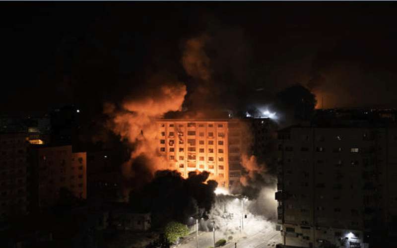 الاحتلال يستهدف المقرات الحكومية في غزة