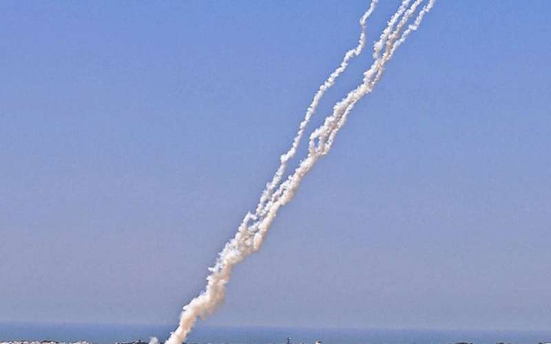 المقاومة الفلسطينية تقصف مدينة ديمونا المحتلة