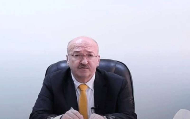 شركس يدعو للامتناع عن المصافحة والتقبيل