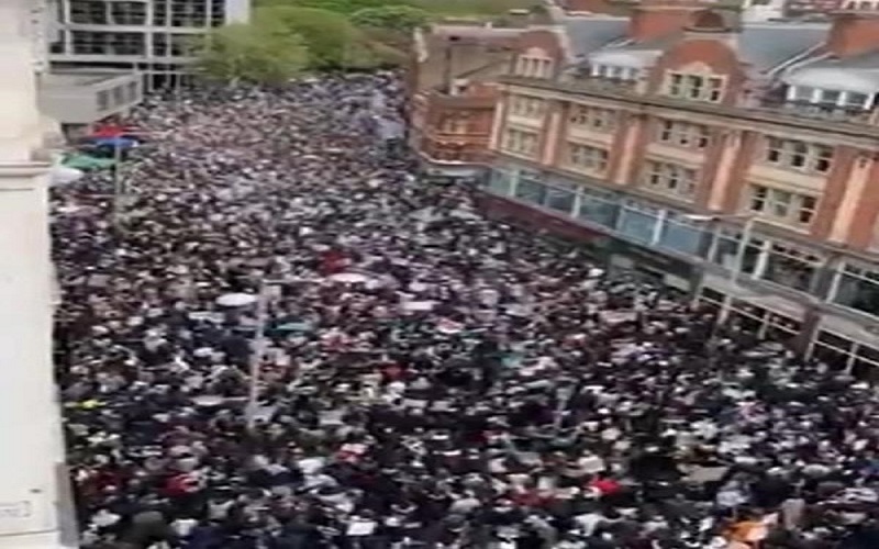 خروج الآلاف في لندن تضامنا مع