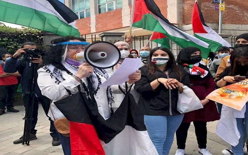 الآلاف في مسيرة تضامنية مع الشعب