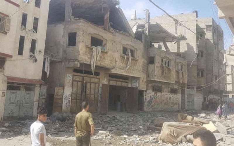 الاحتلال يشن عدة غارات على غزة