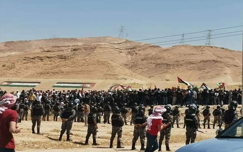 الأردنيون يزحفون للحدود الفلسطينية