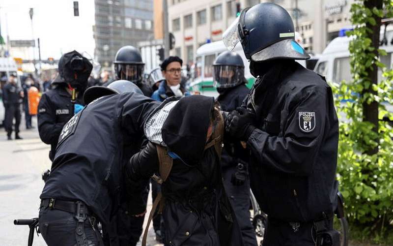 توقيف 200 شخص خلال مظاهرات محظورة