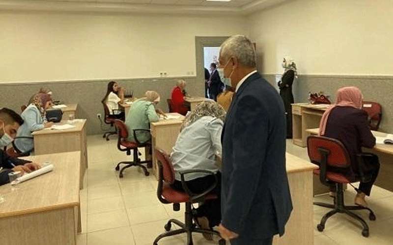 555 متقدما لامتحان القبول ببرنامج دبلوم