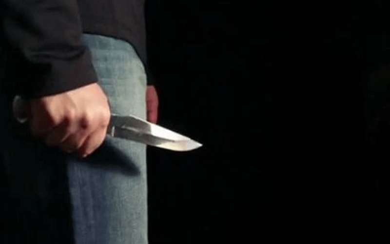 مصري يقتل أمه وشقيقته ذبحا بسكين