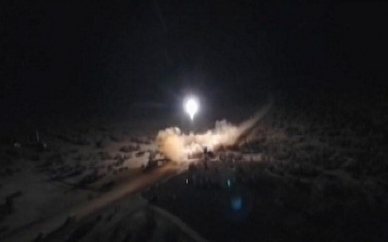 هجوم صاروخي على قاعدة عين الأسد