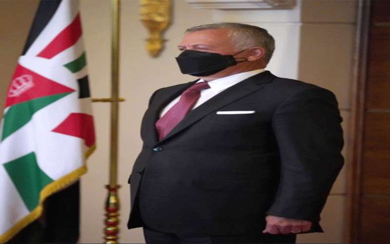 الملك يكرم كوكبة من أبناء الوطن