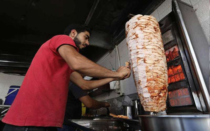 المطاعم تطالب الحكومة برفع الاسعار