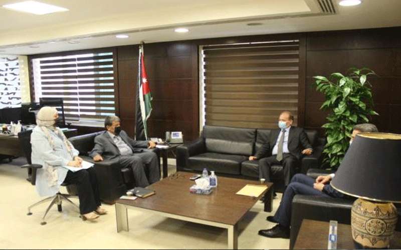 الأردن وسوريا يبحثان مشاكل ومعيقات النقل