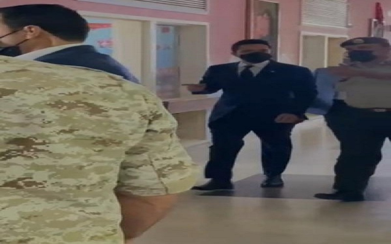 ولي العهد يطمئن على طفلتين نقلتا