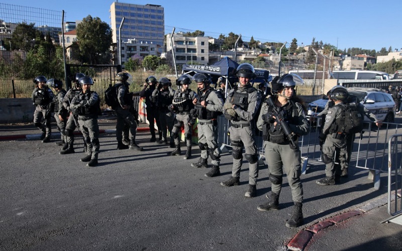 قوات الاحتلال الإسرائيلي تعتقل صحفيين في