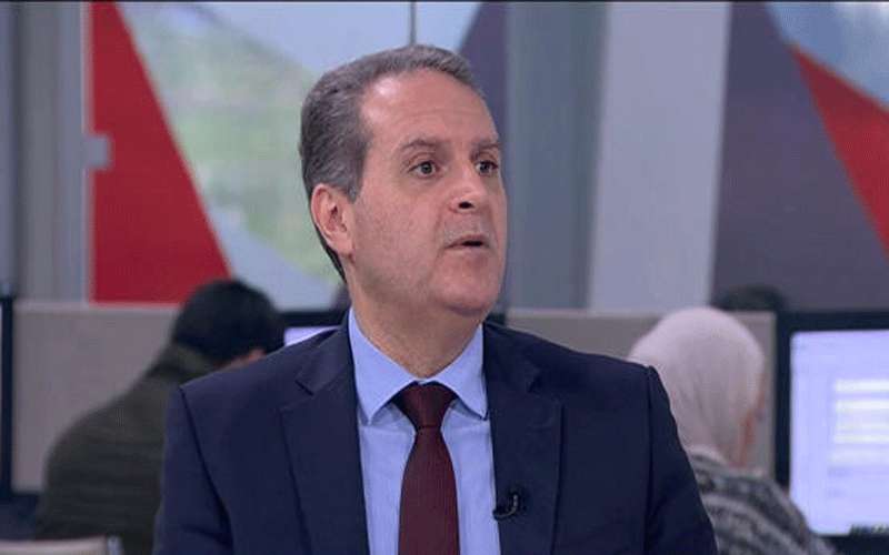 إلزام موظفي الصحة بفحص PCR كل