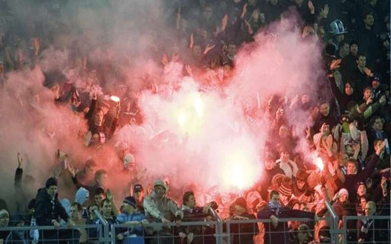تركيا .. لاعب يسقط من حافلة
