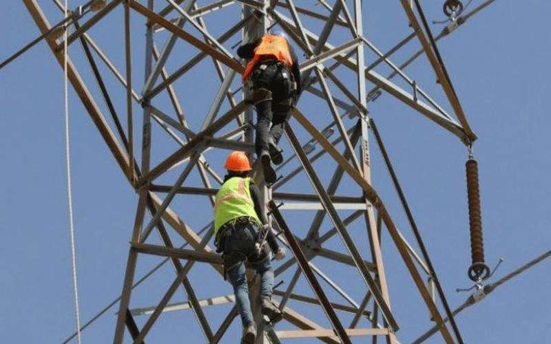 الطاقة النيابية تجتمع مع خبراء بشأن