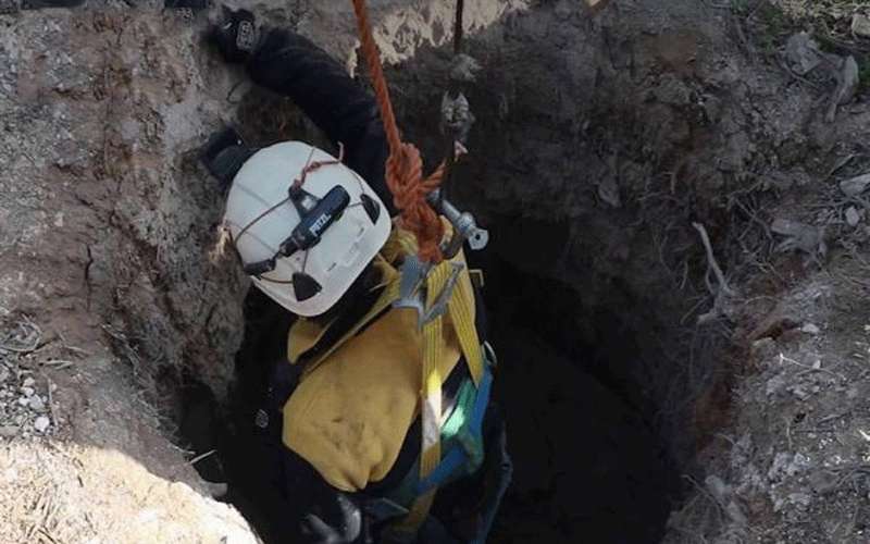 انقاذ طفلة سقطت داخل بئر في