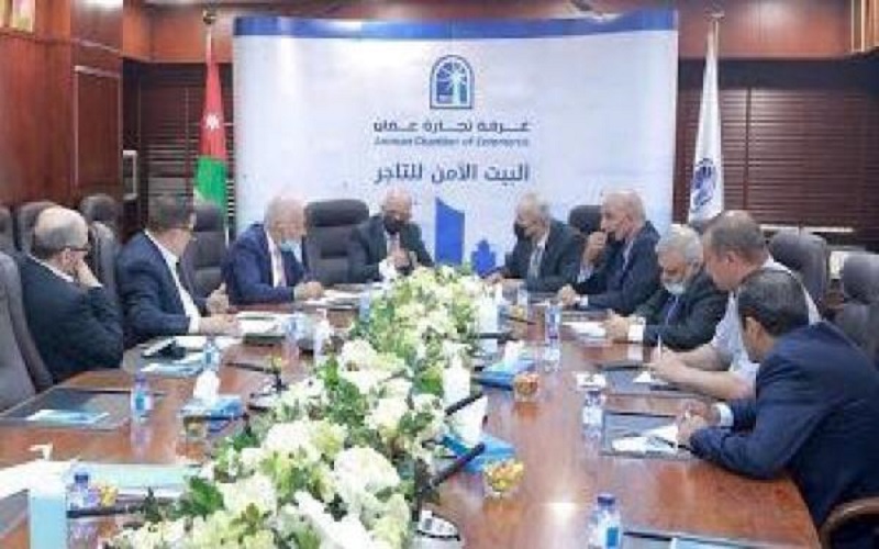 تجارة عمان تدعو الضريبة لمساعدة القطاعات