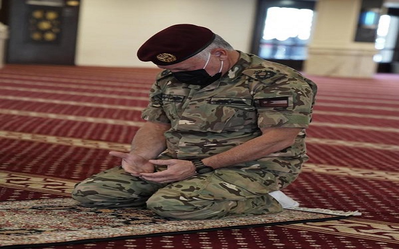 الملك يزور مسجد الشريف الحسين بن