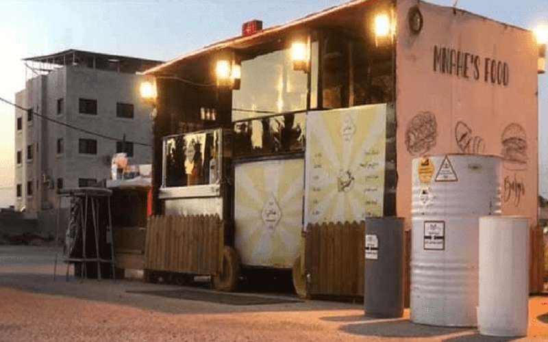 السماح بعودة أكشاك تبيع الطعام للعمل