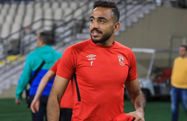 نجم الأهلي المصري ينجو من حادث