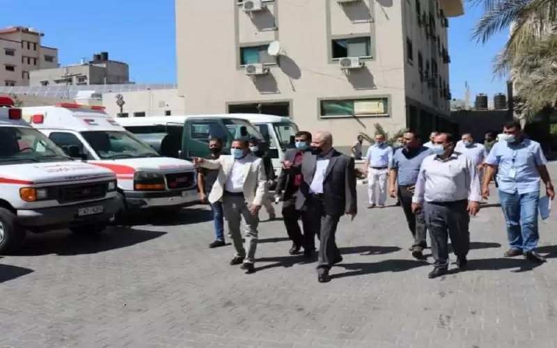 وفد من القيادة العامة يزور المستشفى