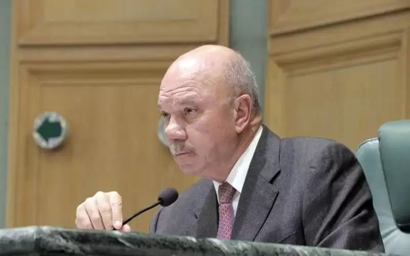 الفايز يؤكد أهمية ترسيخ الشراكة بين