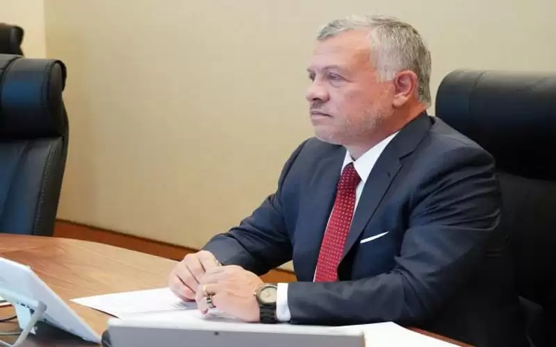 الملك: يجب طمأنة المواطن بأن البرامج