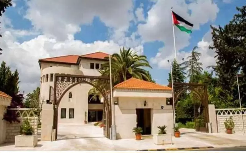 تطبيق خاص مع رجال الأمن العام