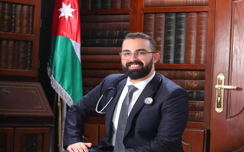 تهنئة للدكتورفارس الخرابشة بمناسبة التخرج