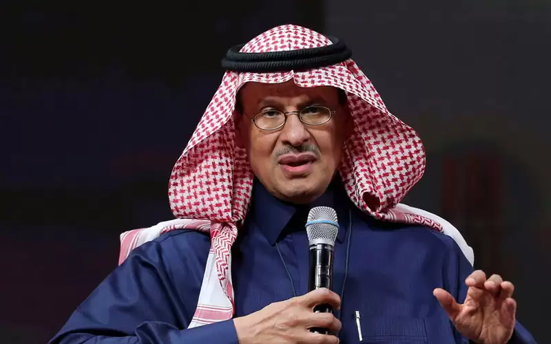 الأمير عبد العزيز بن سلمان يحذر