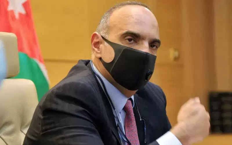 خريجو الشريعة للخصاونة : نناشدك بالتدخل