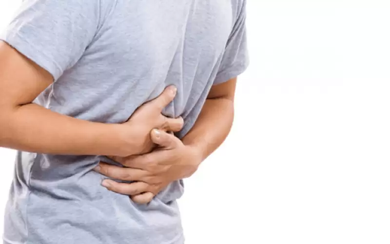 إصابة 9 أشخاص بالتسمم إثر تناول