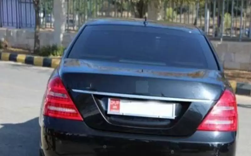 نجل وزير يرعب المواطنين بـالتشيحط في