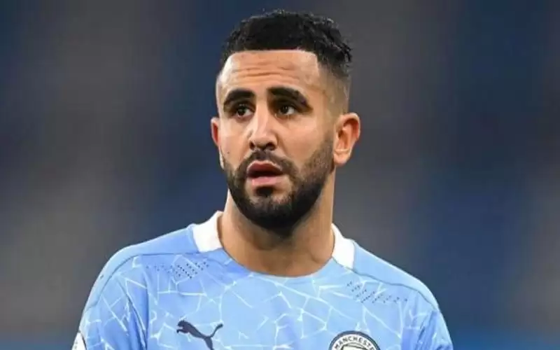 شيك ضخم يقرب رياض محرز من