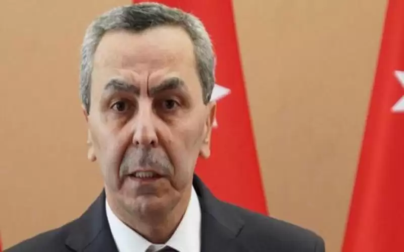 أبو قديس ينفي وجود لقاءات تناقش